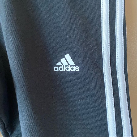 Adidas NWT women’s small multi sport shorts - Picture 3 of 9